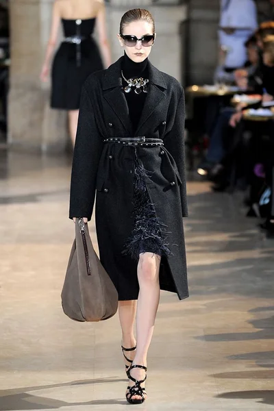 Look 30